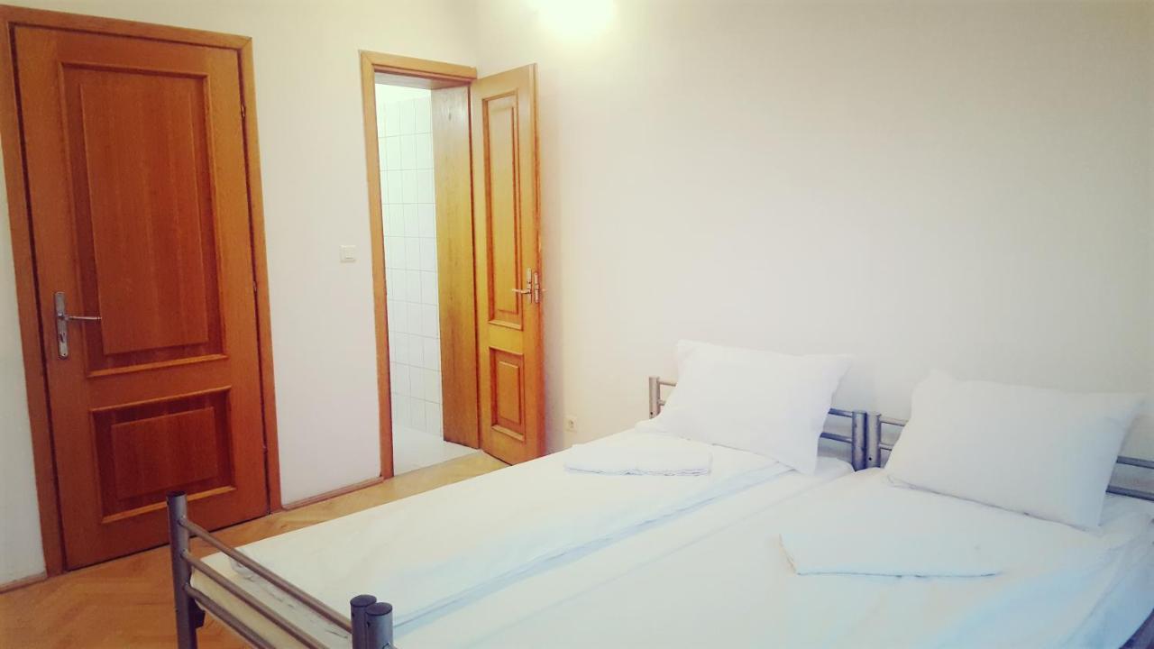 Sleep Inn Hostel 부쿠레슈티 외부 사진